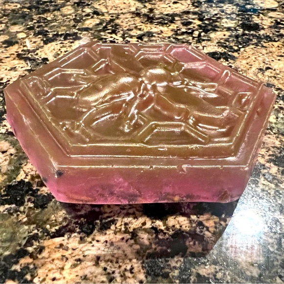 Artisan Handmade Lavender and Honey Soap - Picture 5 of 5